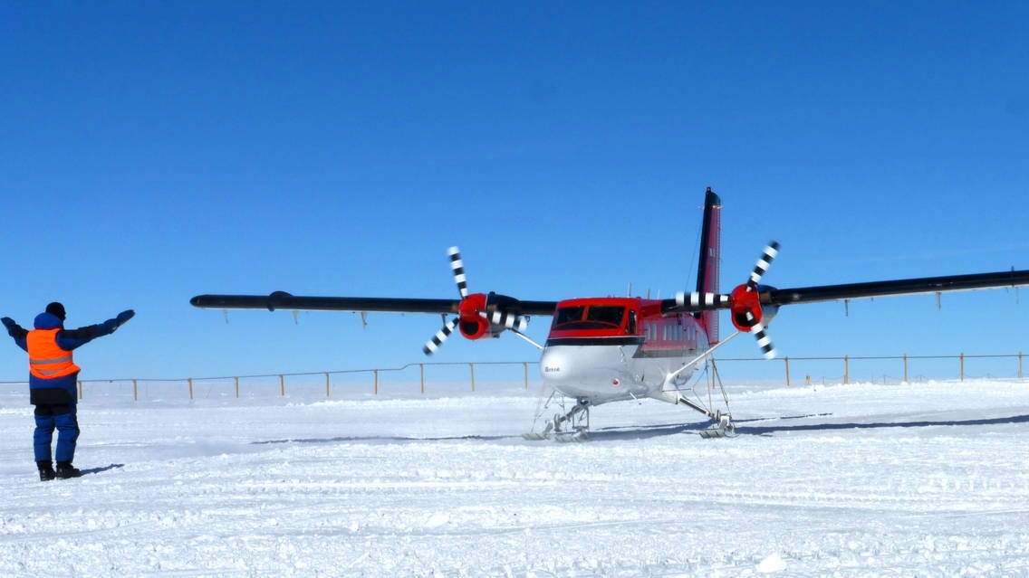 Velivolo atterra in Antartide